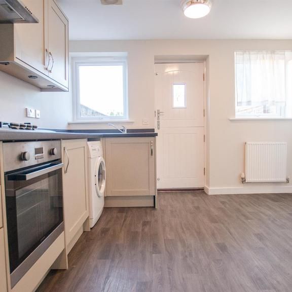 2 bedroom terraced house to rent - Photo 1