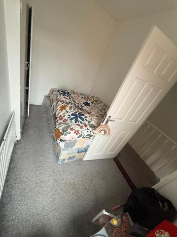 6 Edinburgh Street, Belfast, BT9 7DS - Photo 3