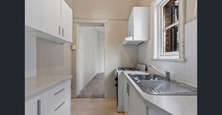 Spacious One Bedroom Flat - Photo 4