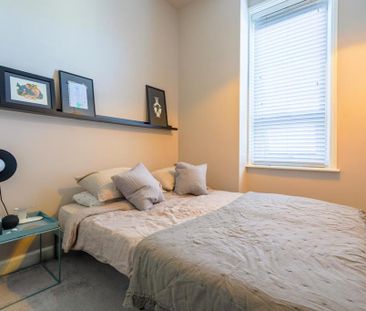 3 bedroom flat to rent - Photo 3
