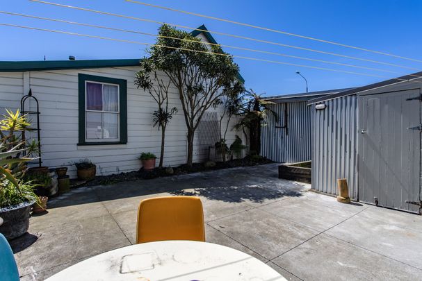 2-Bedroom Flat with 2 Off-street Carparks - Photo 1