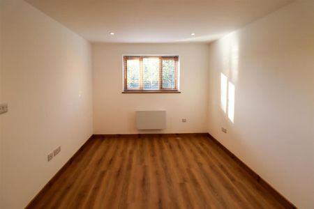 6 bedroom detached house to rent - Photo 5