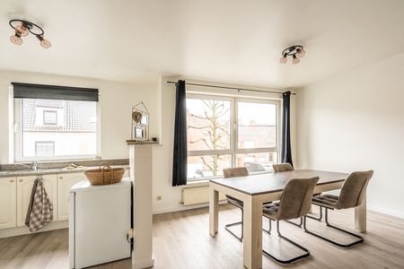 APPARTEMENT OP DE EERSTE VERDIEPING IN HET CENTRUM VAN LOENHOUT - Foto 4