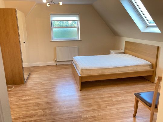 Studio Flat, Ealing Broadway East, W5 - Photo 1