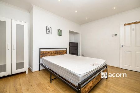 3 bedroom flat to rent - Photo 4