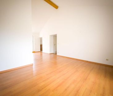 Leben mit Aussicht – Ruhige Dachwohnung mit 2 Terrassen und Naturbl... - Foto 2