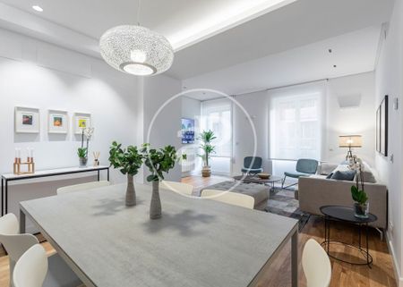 2 bedroom luxury Flat for rent in Madrid, Spain - Photo 5