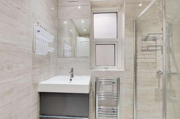 London Road, Thornton Heath, CR7 - Photo 1