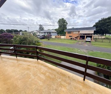 Beautifully renovated townhouse - Photo 6