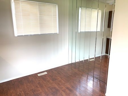 PET FRIENDLY RENOVATED TOWNHOUSE IN NORMANDEAU!!! - Photo 5