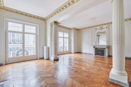 Location Vide - Luxueux appartement de 220 m² - Victor Hugo - Photo 2
