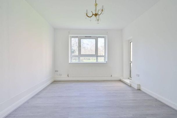 3 bedroom flat to rent - Photo 1