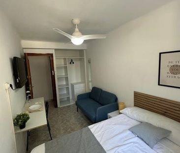 Calle de la Duquesa de Parcent, Madrid, Community of Madrid 28047 - Photo 1