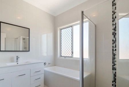 Coopers Plains - Photo 3