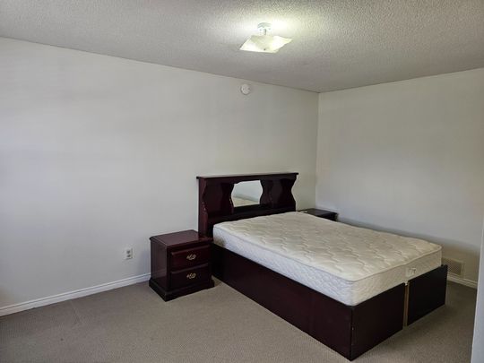 For Lease - 4713 Westbourne Terrace, Mississauga, Ontario - Photo 1