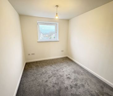 2 Bed, Flat - Photo 3