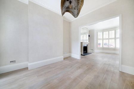 5 bedroom terraced house to rent - Photo 3