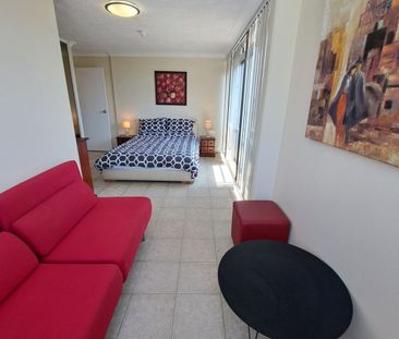 Southport Broadwater gorgeous modern unit with water views! - Photo 5