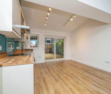 3 bedroom terraced house to rent - Photo 3
