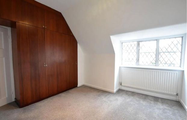 West Heath Drive Golders Hill NW11 - Photo 1