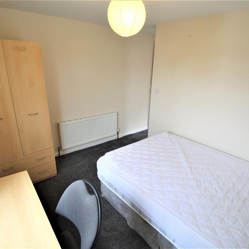 Becketts Park Crescent, Headingley, LS6 3PH, Leeds - Photo 1