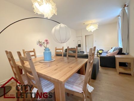 6 Bedroom End Terraced House - Photo 5