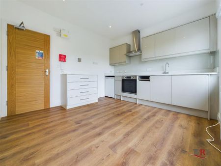 1 bedroom flat to rent - Photo 2