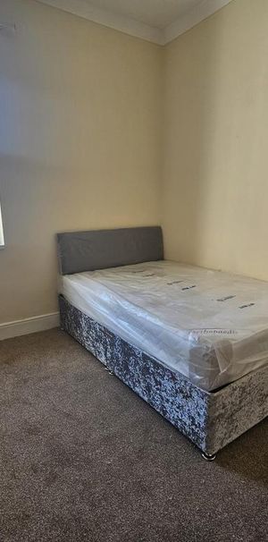 1 bedroom in a house share to rent - Photo 1