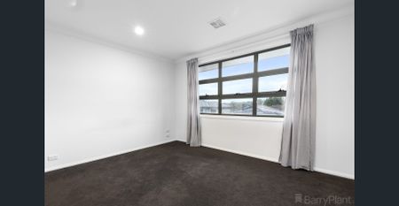 Convenient Luxury Living in Ringwood North - Photo 5