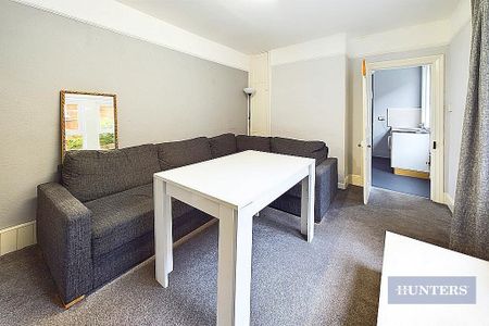 5 bedroom house to rent - Photo 2