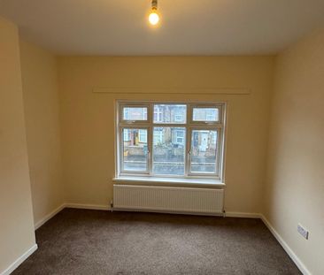 2 Bed Semi-Detached House, Queens Road, CR0 - Photo 2