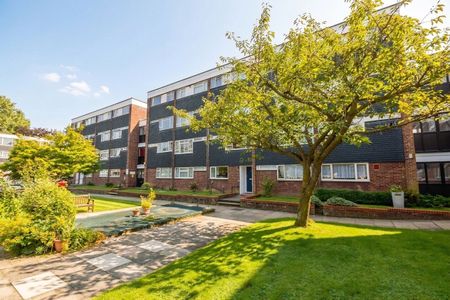 Park Court, CM20, Harlow - Photo 5