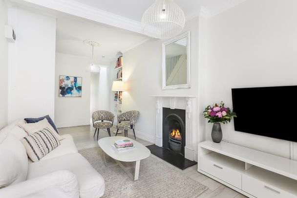 Contemporary and Stylish Three Bedroom Terrace with Parking - Photo 1