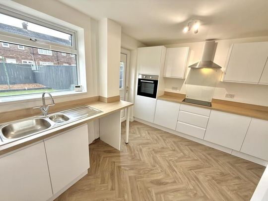 3 bedroom terraced house to rent - Photo 1