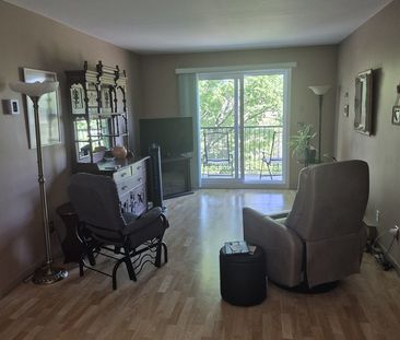 Grand Logement 4 1/2 Ch./écl. A Louer - Photo 2