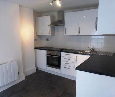2 bedroom flat to rent - Photo 2