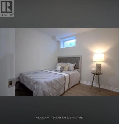 2-945 VANCE CRESCENT - Photo 1