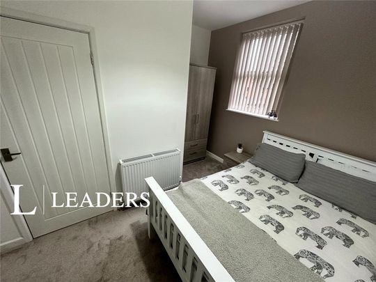 1 bedroom in a house share to rent - Photo 1