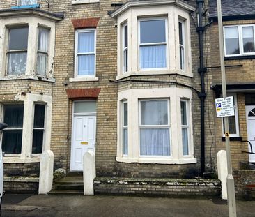 Queens Terrace, Scarborough - Photo 3
