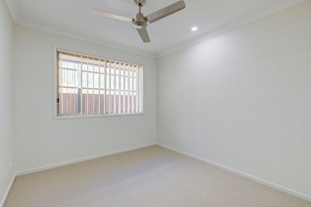 Family Home in Highlands Estate! - Photo 5