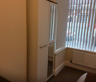 1 bedroom in a house share to rent - Photo 6