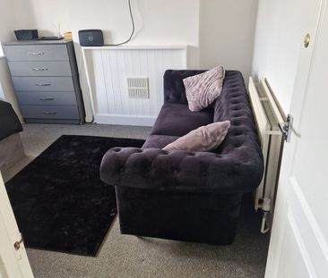 Room in a Shared Flat, Gainsford Road, SO19 - Photo 1