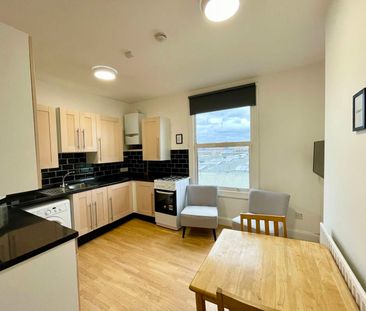 The Vale Front Right Room - Photo 5