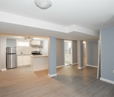 **BEAUTIFUL** 3 Bedroom Lower Unit in Thorold!! - Photo 6