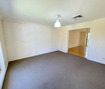 Spacious 4 Bedroom Family Home in a Quiet Cul-De-Sac - Photo 3