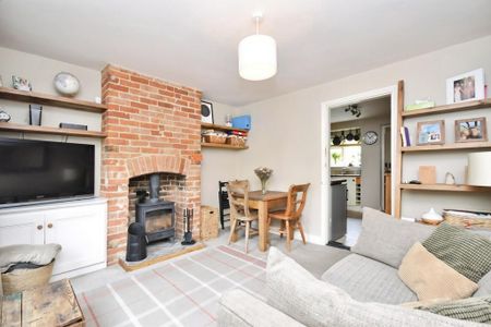 2 bedroom semi-detached house to rent - Photo 2