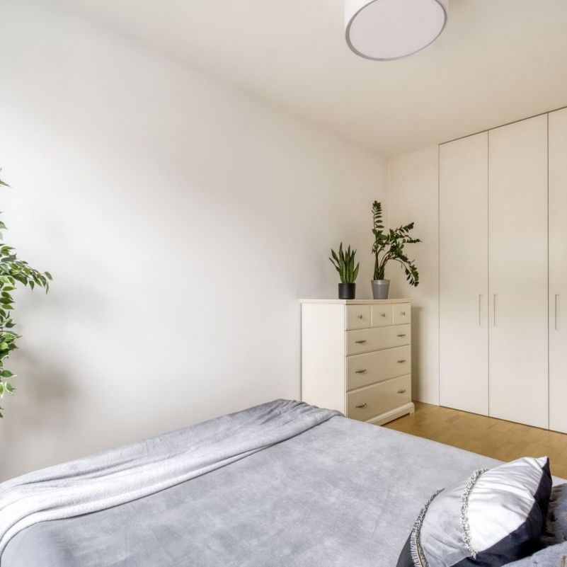 Ciche 3-pokojowe mieszkanie przy prywatnym parku - Zdjęcie 1