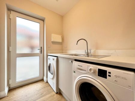 3 bedroom semi-detached house to rent - Photo 5