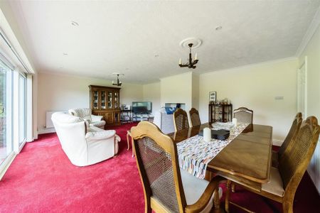 3 bedroom bungalow to rent - Photo 2