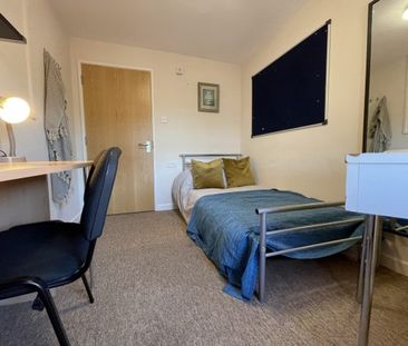 4 Bed - Flat 11, Cathedral Court â€“ 4 Bed - Photo 5